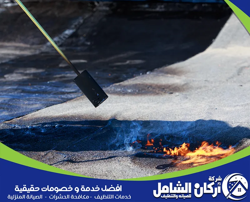 عزل اسطح وخزانات بالخبر 0500073610 اركان الشامل فني معتمد يقوم بعزل السطوح بشكل متقن لتجنب تلف الخرسانة أو الرطوبة.