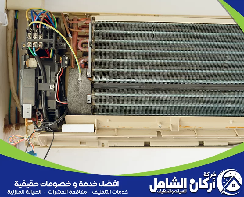 تركيب مكيفات سبليت بالقطيف 0500073610 شركة أركان الشامل مكيف هواء في الشرق الأوسط، يعكس خدمات تركيب وفك المكيفات بالقطيف.